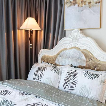 A2J Luxury 2Br Bgc Uptown Suite Near Uptown Mall Manila Eksteriør billede