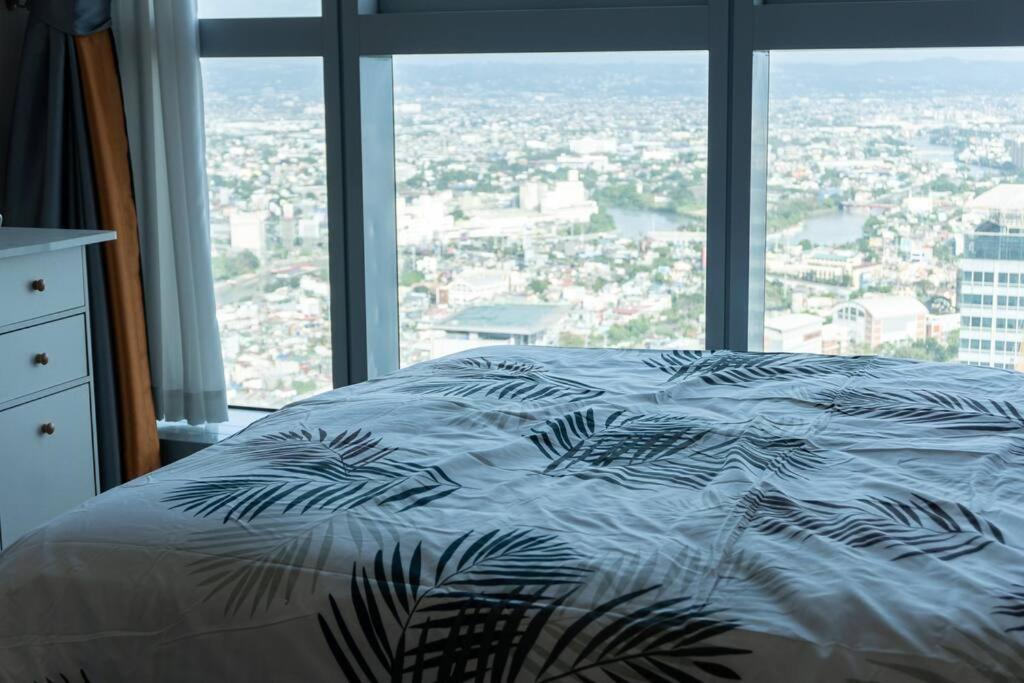 A2J Luxury 2Br Bgc Uptown Suite Near Uptown Mall Manila Eksteriør billede