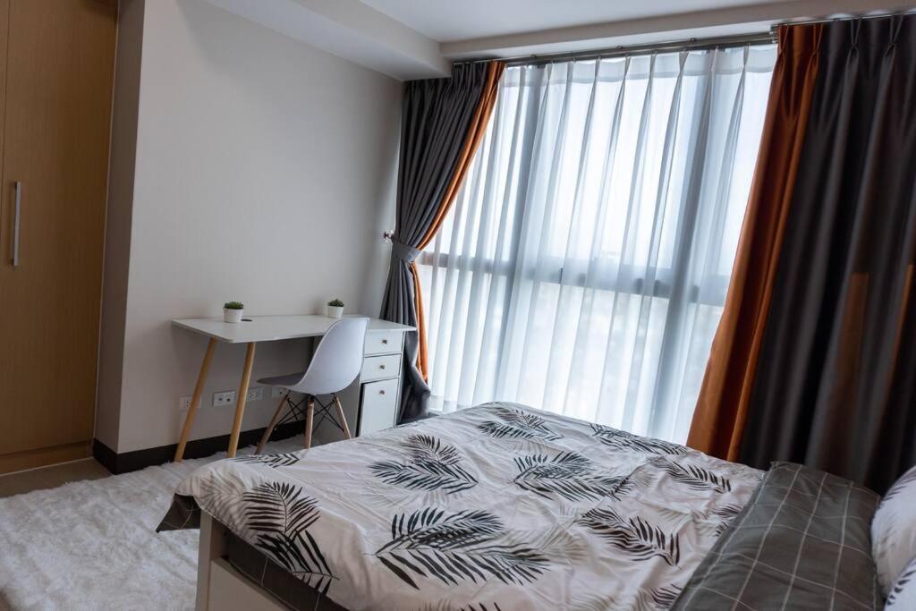 A2J Luxury 2Br Bgc Uptown Suite Near Uptown Mall Manila Eksteriør billede