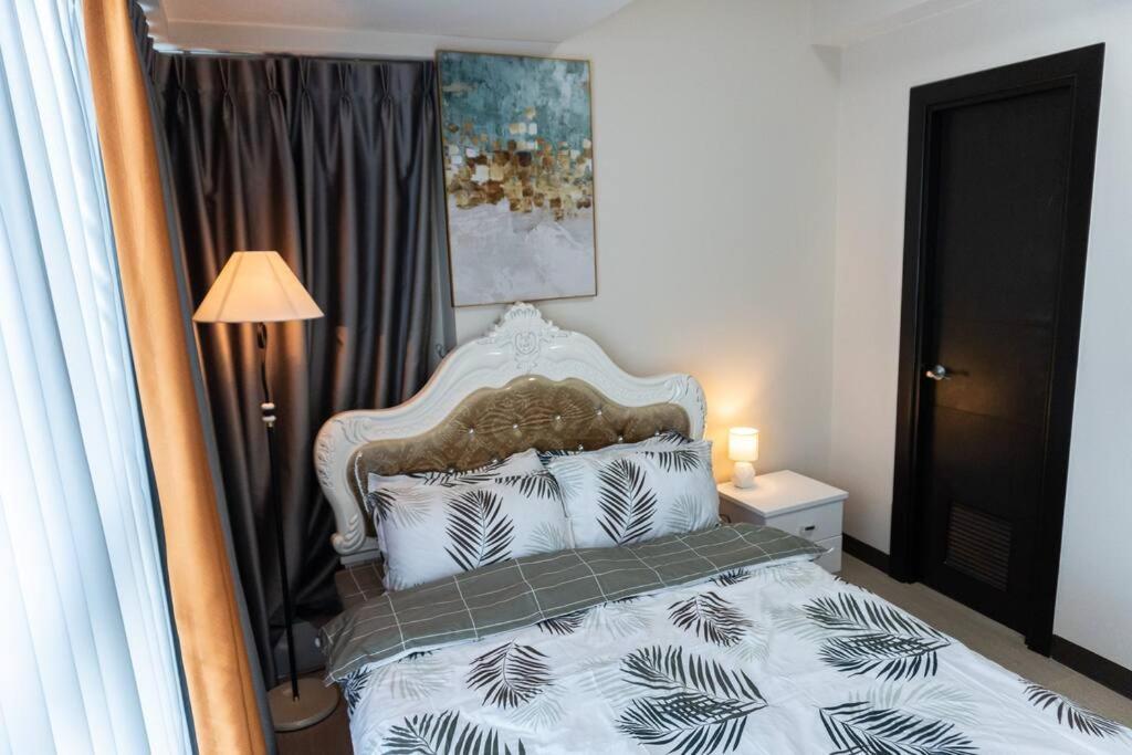 A2J Luxury 2Br Bgc Uptown Suite Near Uptown Mall Manila Eksteriør billede