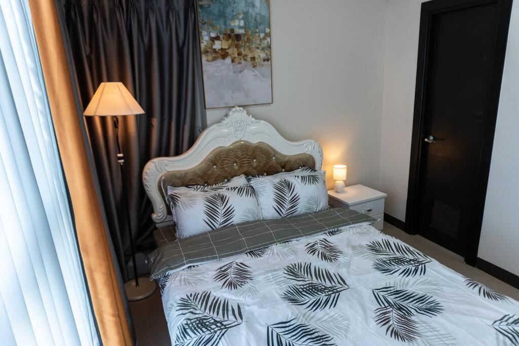 A2J Luxury 2Br Bgc Uptown Suite Near Uptown Mall Manila Eksteriør billede