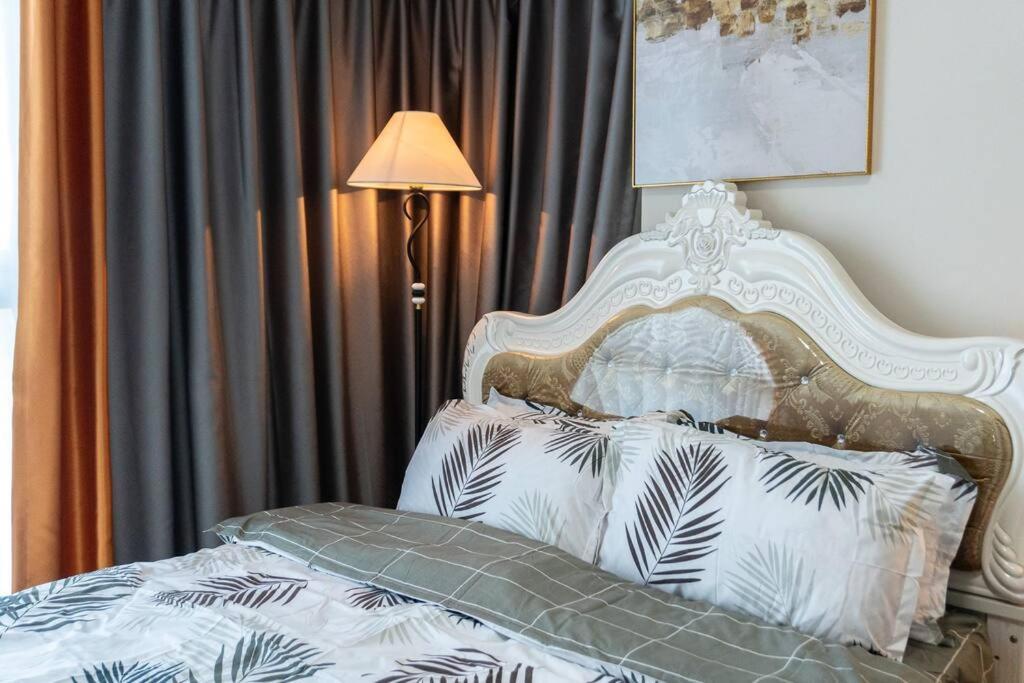 A2J Luxury 2Br Bgc Uptown Suite Near Uptown Mall Manila Eksteriør billede