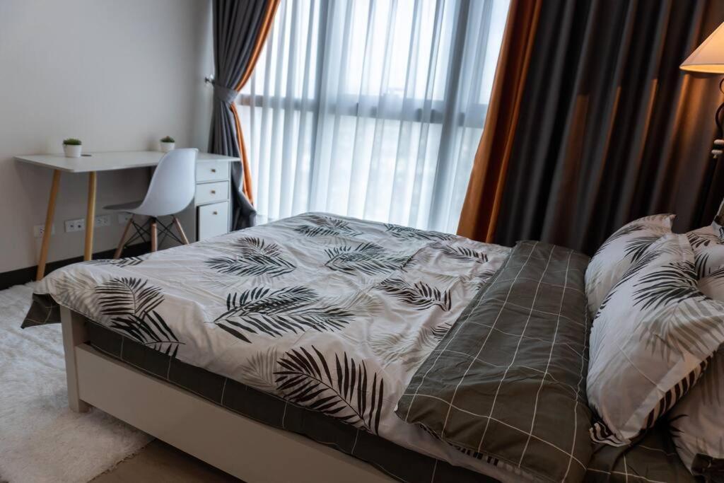 A2J Luxury 2Br Bgc Uptown Suite Near Uptown Mall Manila Eksteriør billede