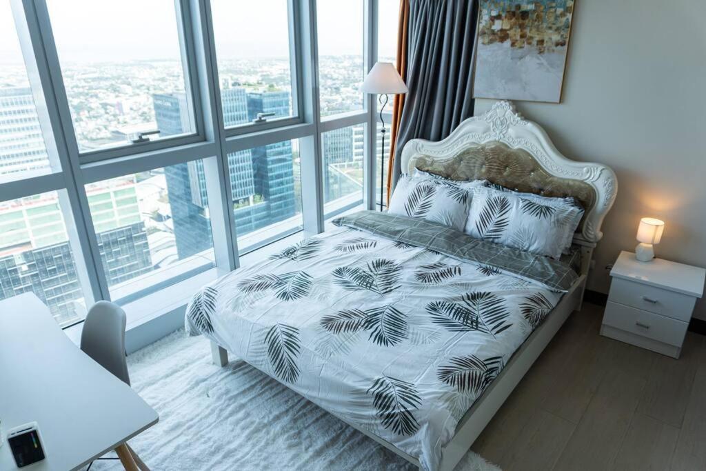 A2J Luxury 2Br Bgc Uptown Suite Near Uptown Mall Manila Eksteriør billede