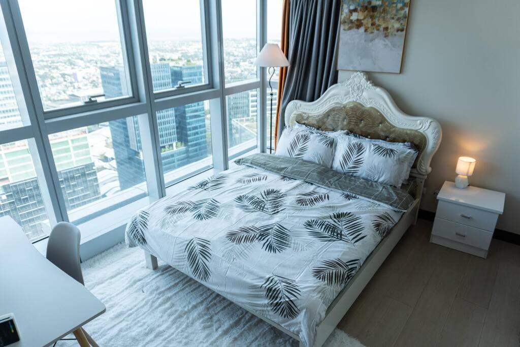 A2J Luxury 2Br Bgc Uptown Suite Near Uptown Mall Manila Eksteriør billede