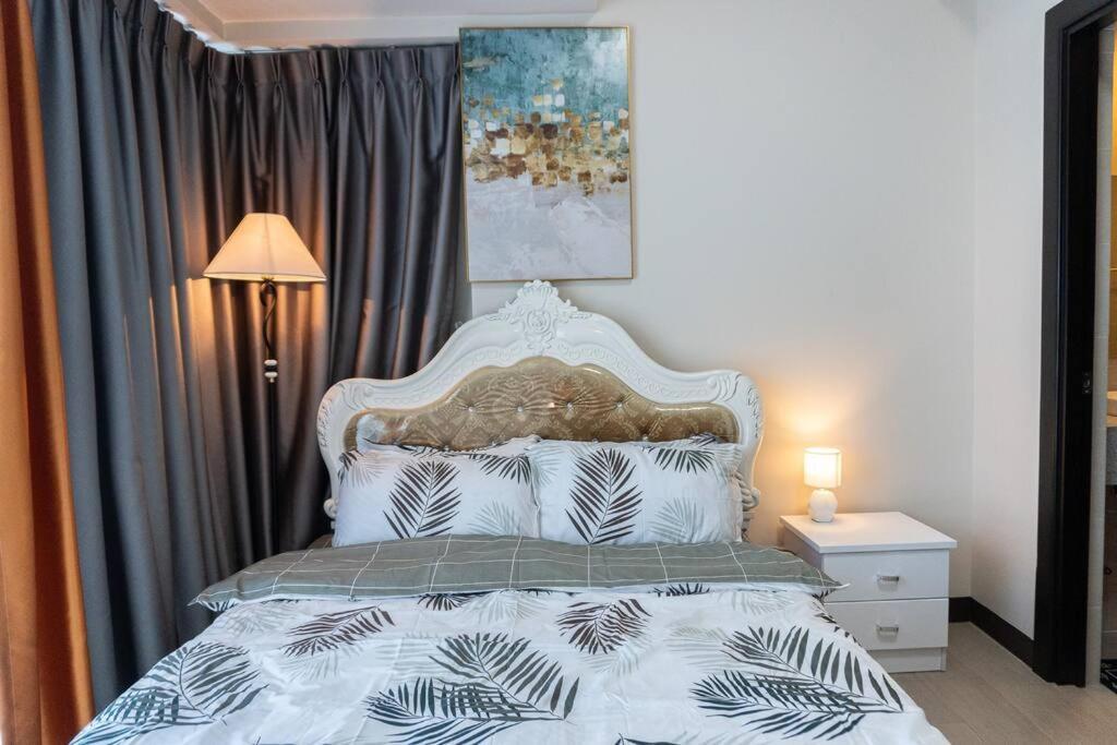 A2J Luxury 2Br Bgc Uptown Suite Near Uptown Mall Manila Eksteriør billede