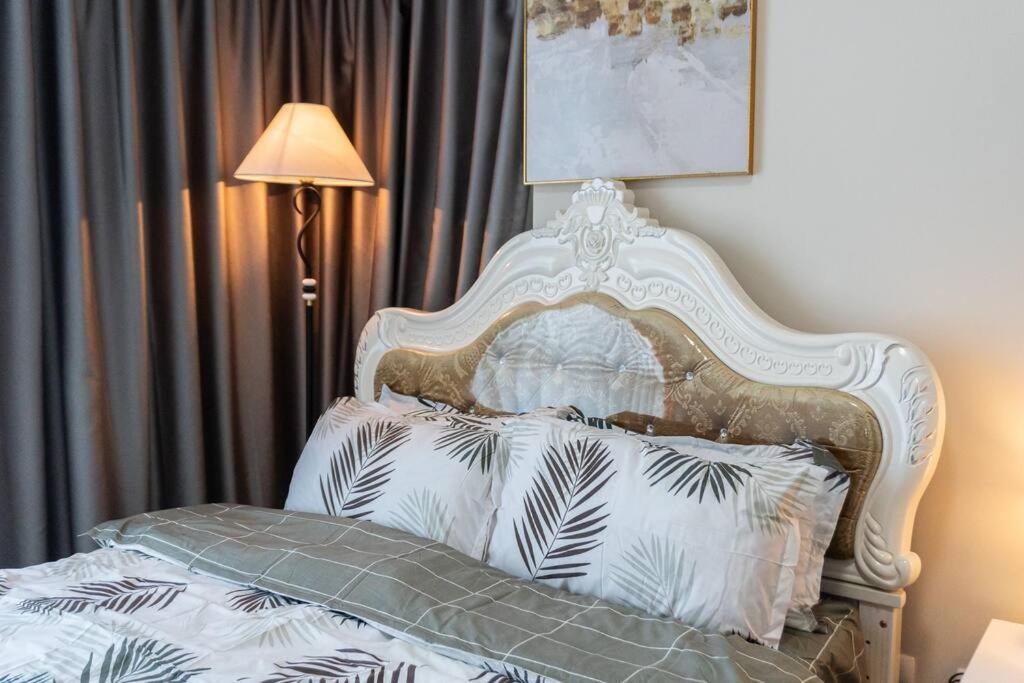 A2J Luxury 2Br Bgc Uptown Suite Near Uptown Mall Manila Eksteriør billede