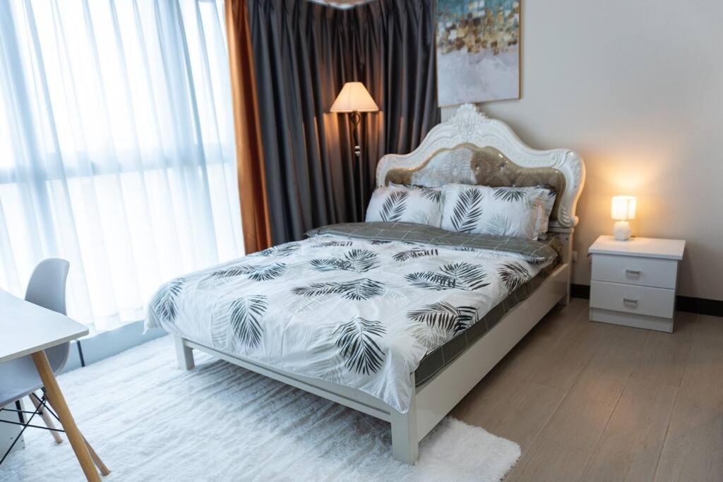 A2J Luxury 2Br Bgc Uptown Suite Near Uptown Mall Manila Eksteriør billede