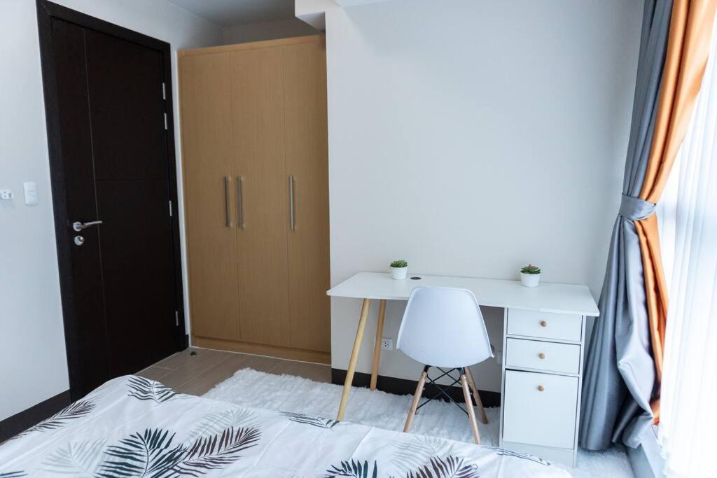A2J Luxury 2Br Bgc Uptown Suite Near Uptown Mall Manila Eksteriør billede