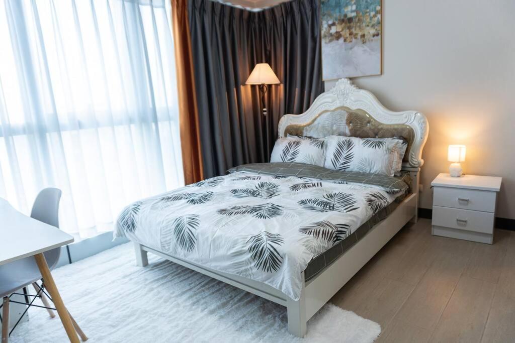 A2J Luxury 2Br Bgc Uptown Suite Near Uptown Mall Manila Eksteriør billede